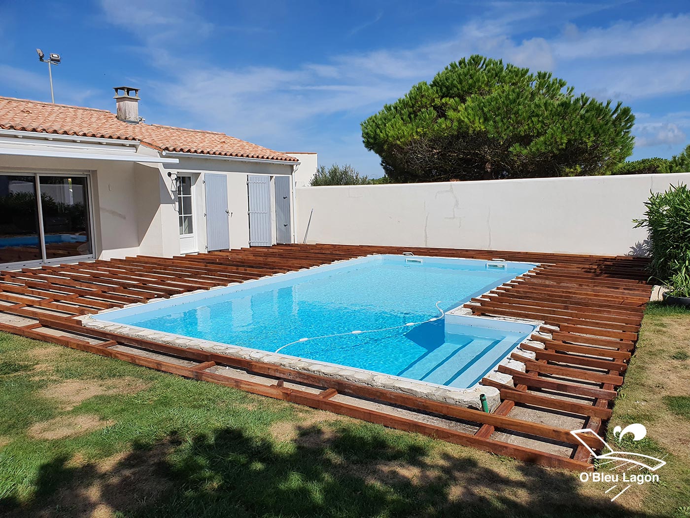 artisan terrasse de piscine en bois exotique cumaru vendee