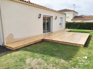 artisan terrasse de piscine en bois qualite meleze vendee