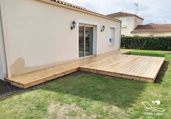 artisan terrasse de piscine en bois qualite meleze vendee