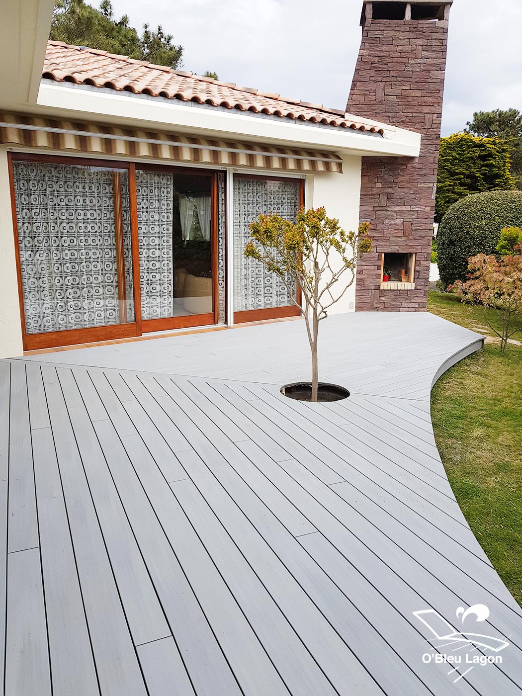 conception terrasse bois derive composite en courbe vendee