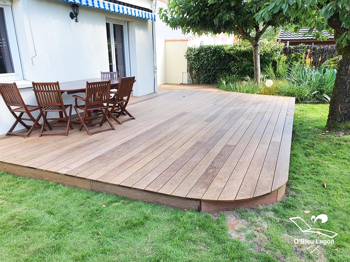 conception terrasse bois ipe forme arrondie vendee