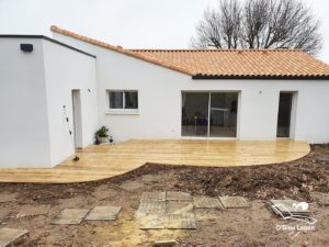 conception terrasse de piscine en bois meleze de siberie vendee